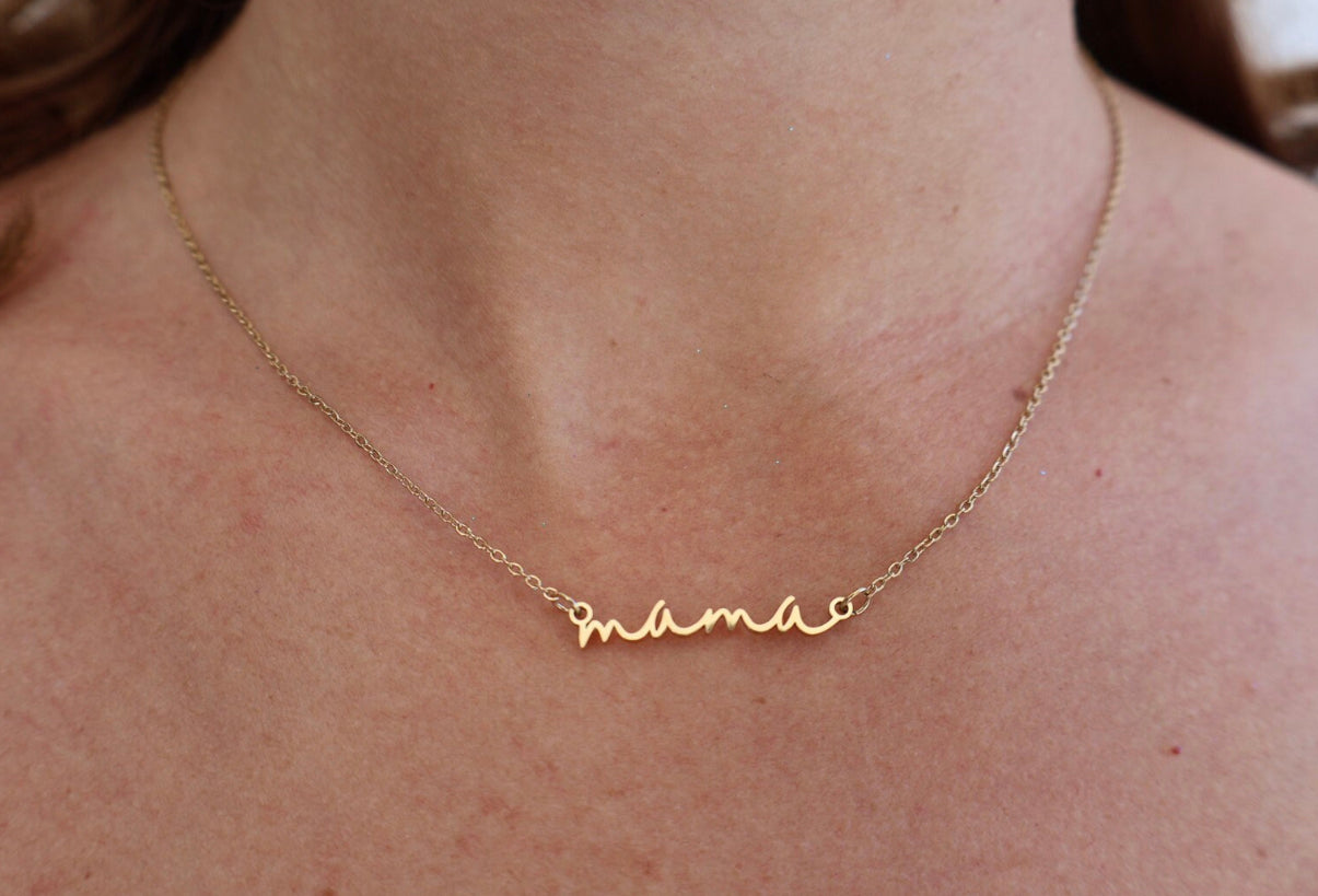 Mama Necklace in Gold