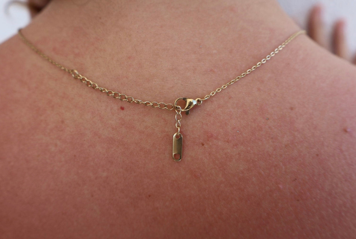 Mama Necklace in Gold