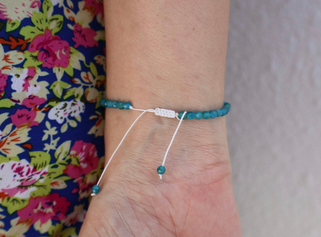 String bracelet, heart bracelet, beach bracelet, dainty heart bracelet, beaded bracelet, Mother’s Day gift, gift for her, anniversary gift