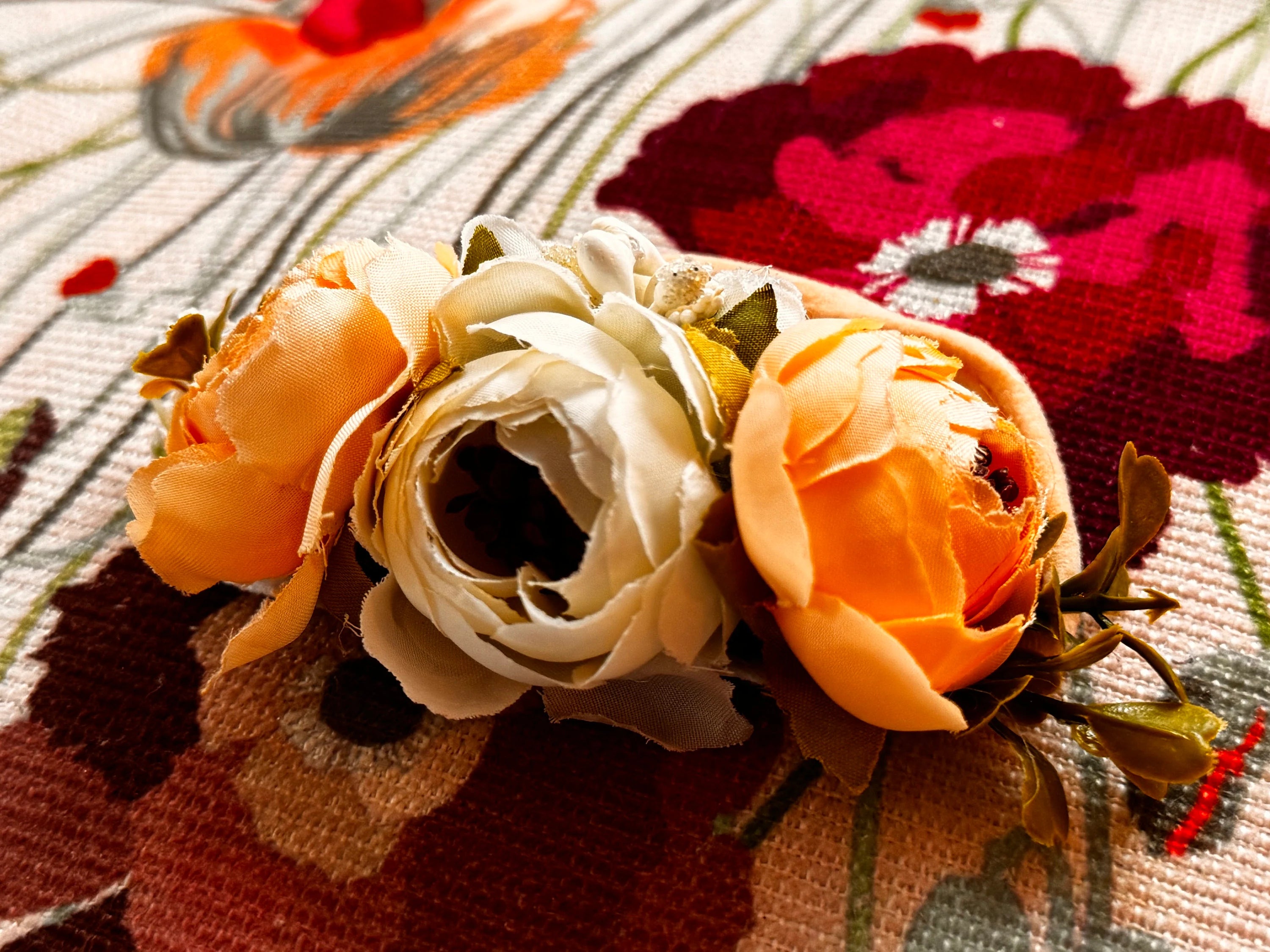 Headband - Oversized White and Peach Flowers - Fit All