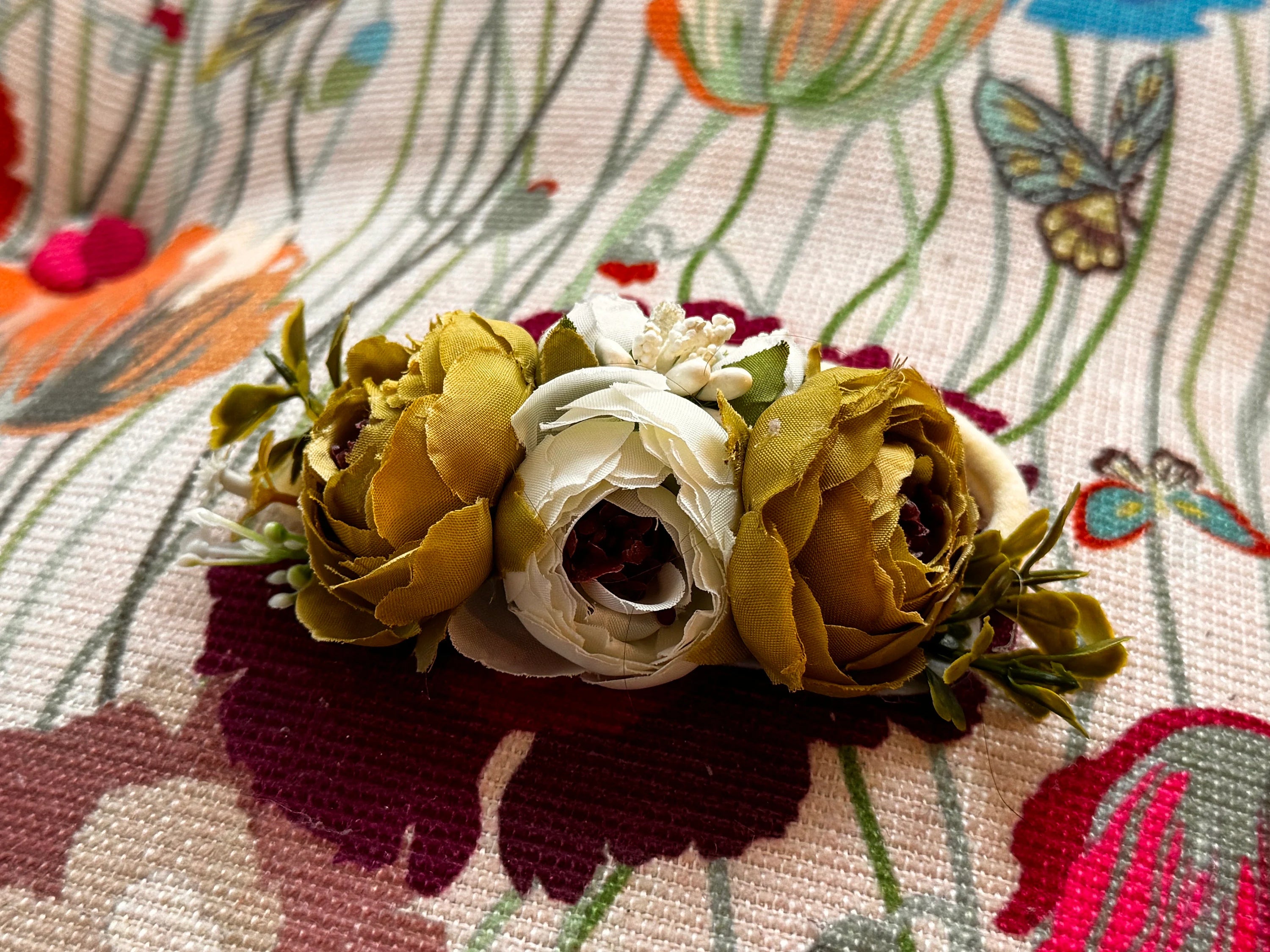 Headband - Oversized White and Green Flowers - Fit All